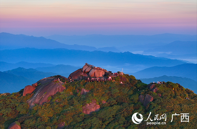 貓兒山日出。人民網(wǎng) 雷琦竣攝