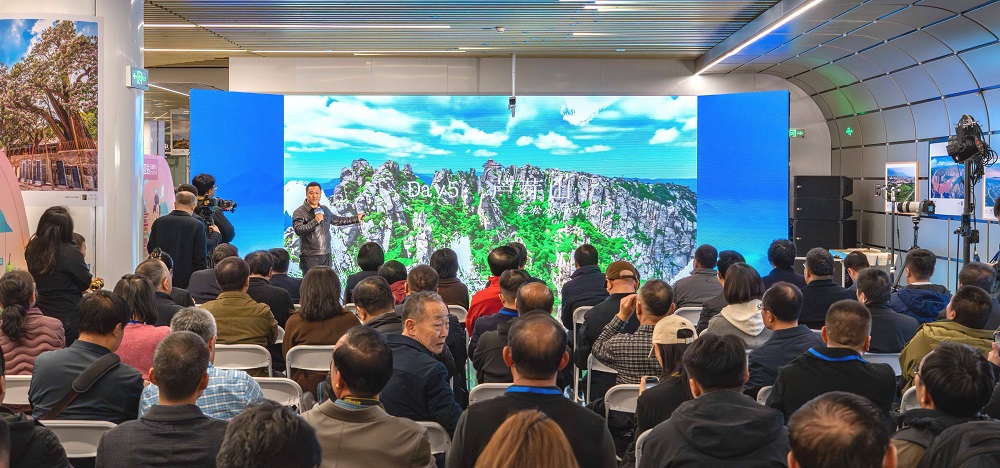 活動現(xiàn)場，文旅星推官推介忻州。